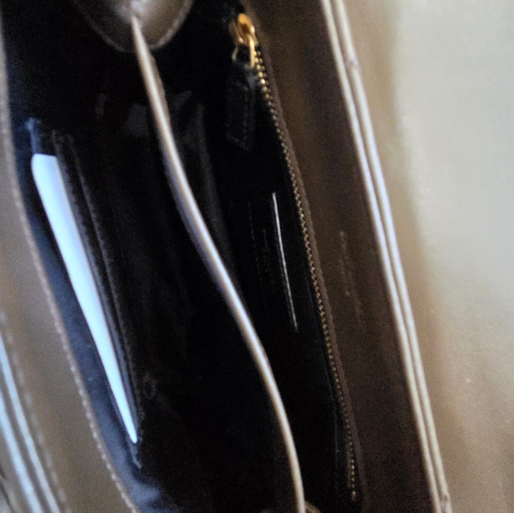 Saint Laurent Calfskin Y Quilted Monogram Toy Loulou Crossbody Bag Soil Brown - Picture 6 of 6